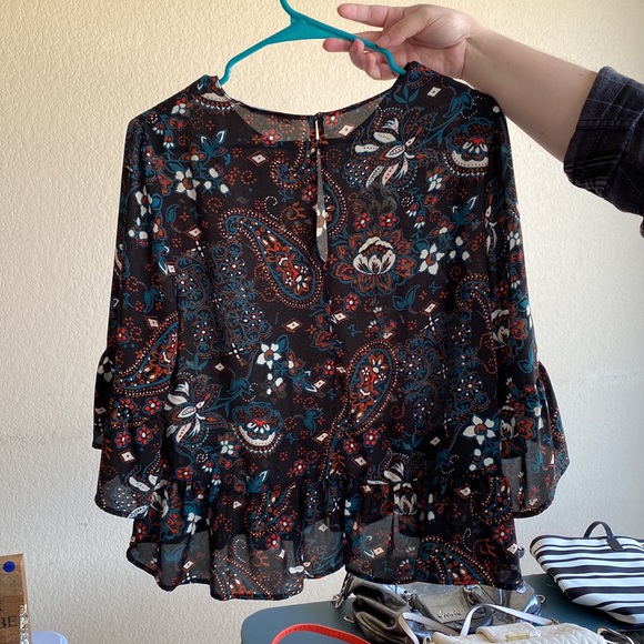Black Paisley Ruffle Top - Picture 3 of 4